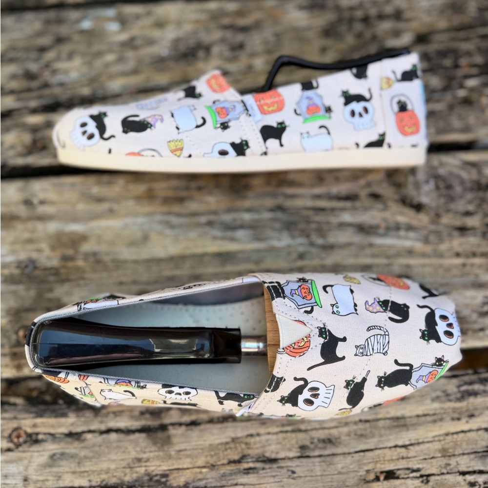 NWOB TOMS "Halloween Cats" Belmont Sz 6.5 Slip On Flats Festive Holiday Shoe F1 - Picture 5 of 14